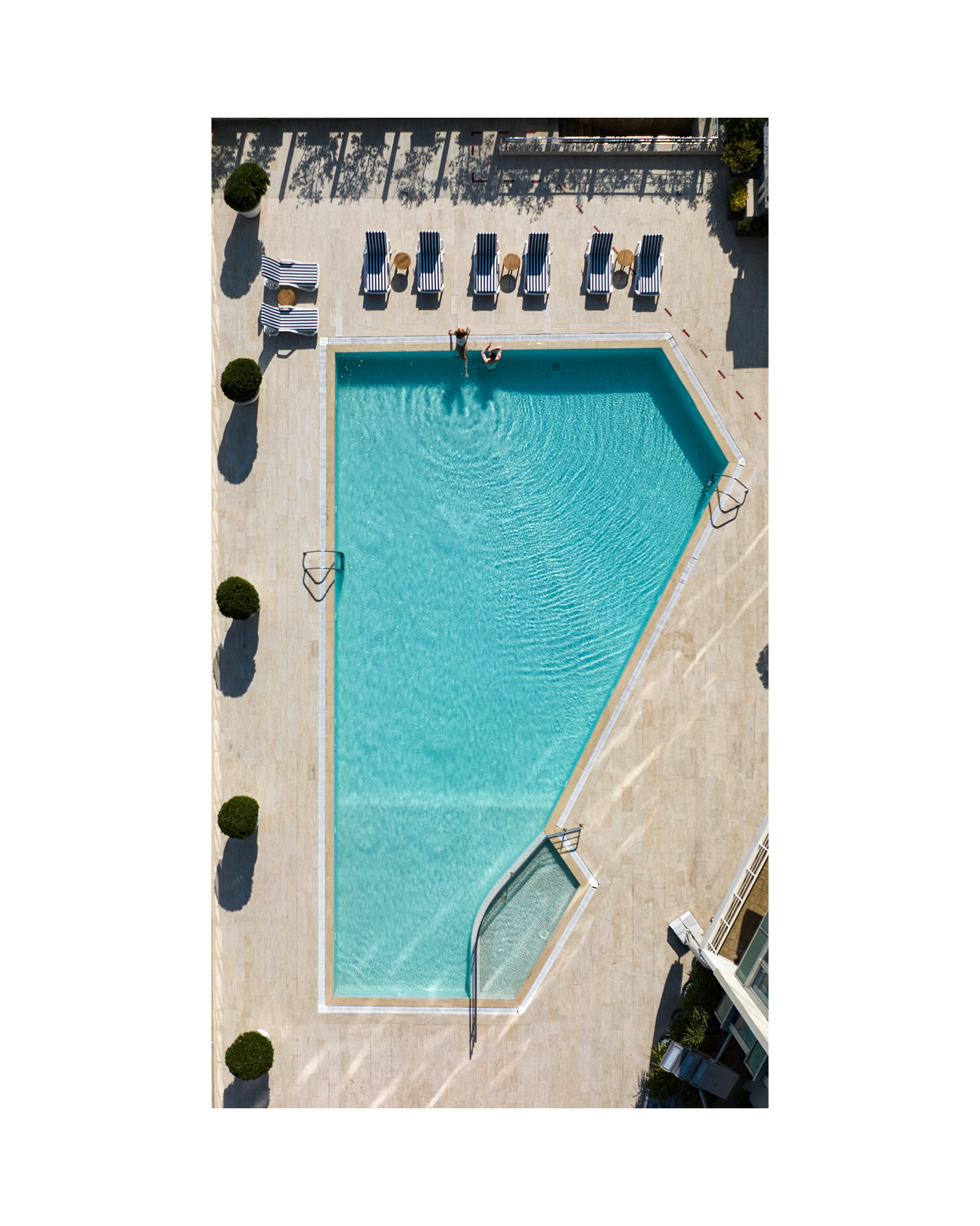 Rooftop_pool-3